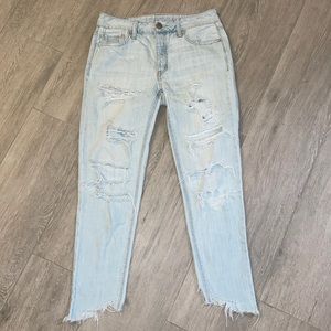 AE Tomgirl light wash cropped jeans